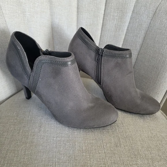 Women's Gray Ankle Boots - Picture 3 of 6